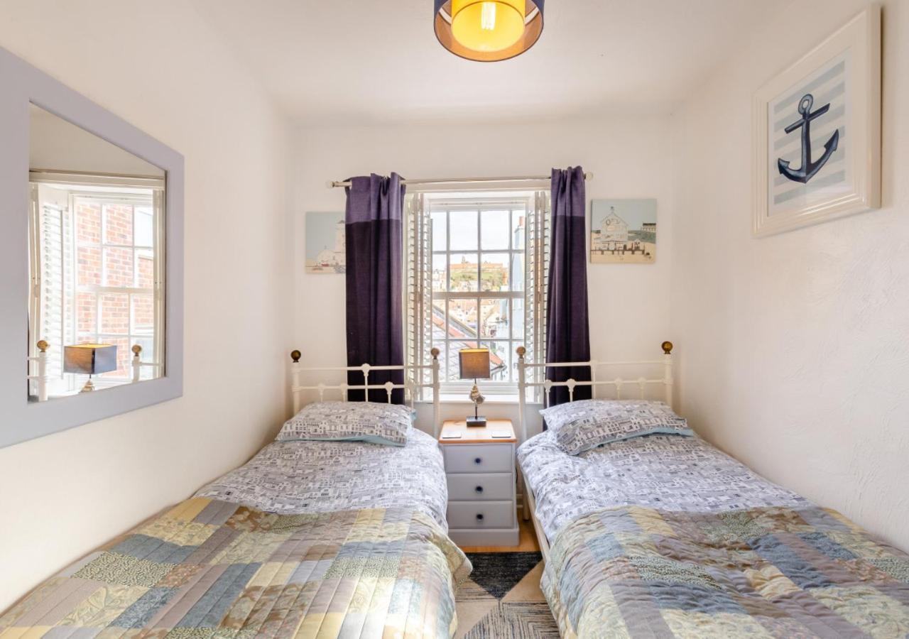 Вилла No 1 Pier Lane Уитби Экстерьер фото