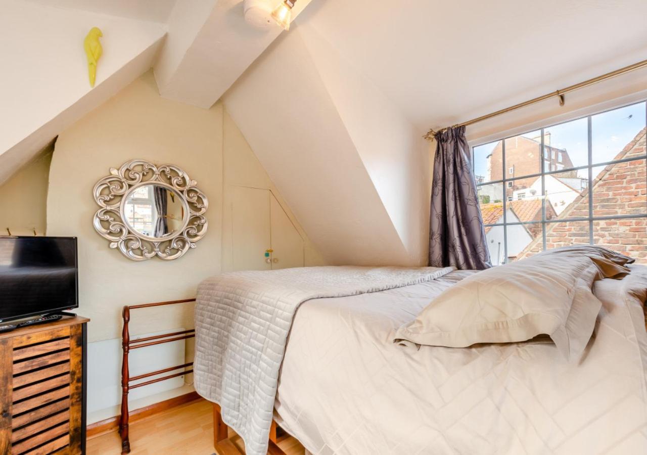 Вилла No 1 Pier Lane Уитби Экстерьер фото