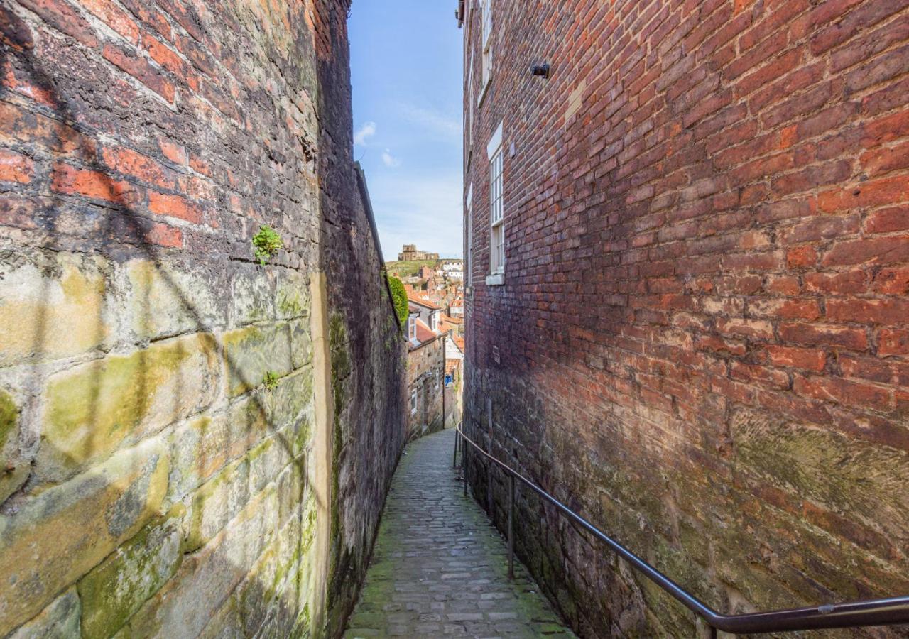 Вилла No 1 Pier Lane Уитби Экстерьер фото